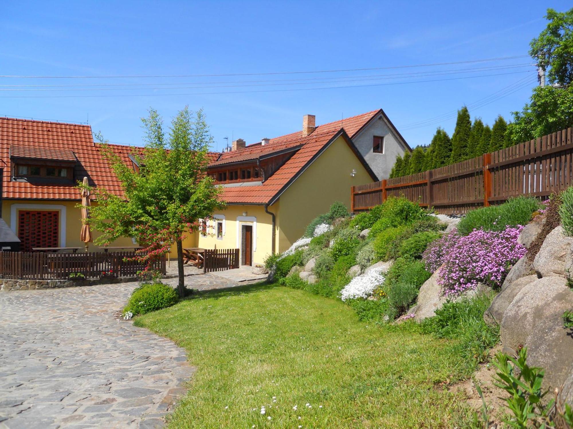 Mlyn Kamenice Klucenice Zewnętrze zdjęcie